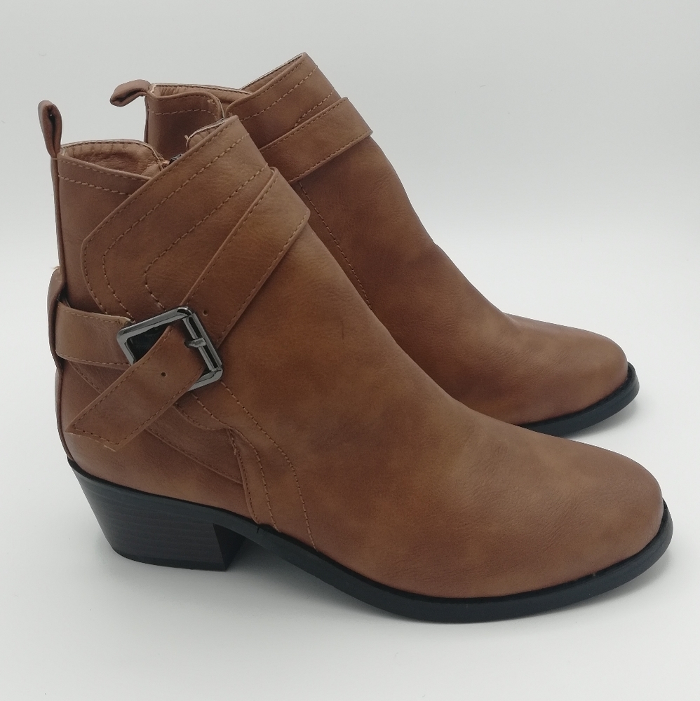 BUCCO Capensis Maxima Brown Ankle Boots